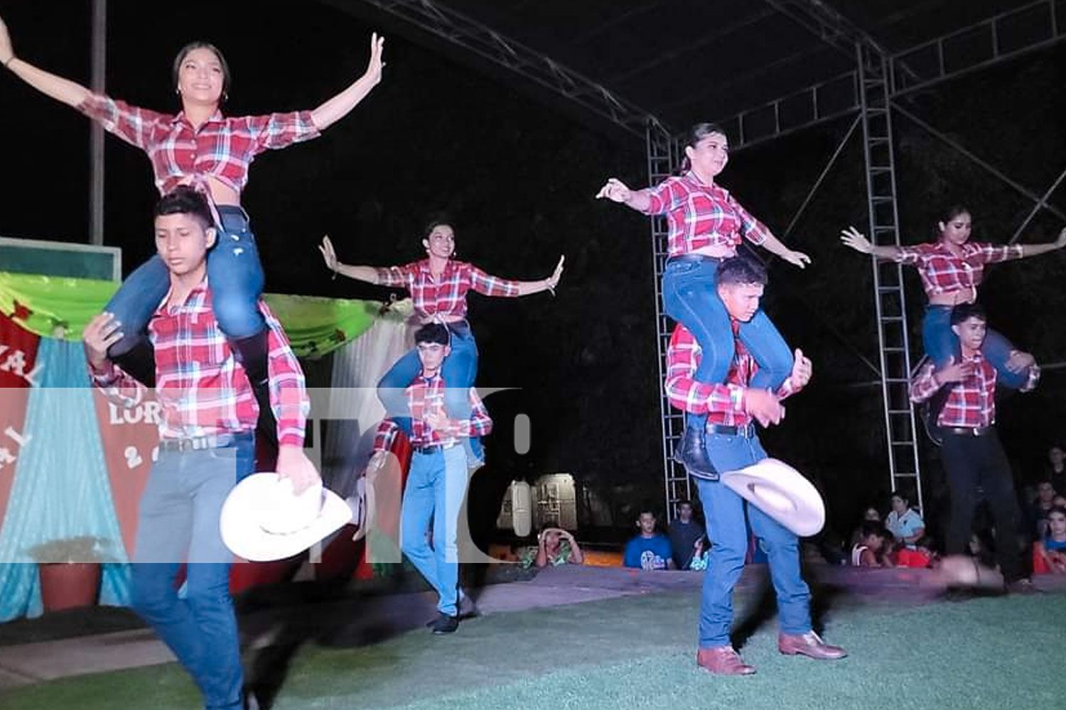 Foto: Colorido carnaval cultural engalanan las Fiestas Patronales en San Lorenzo, Boaco/TN8