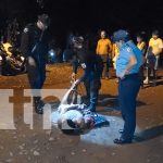 Foto: Joven intenta robar gasolina de una motocicleta y es capturado infraganti en Juigalpa