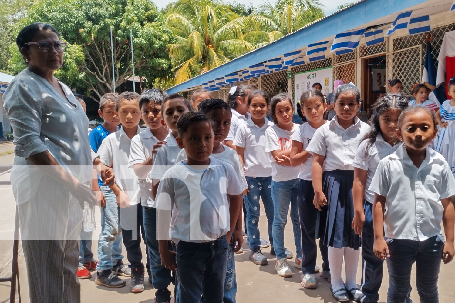 Foto: Estudiantes del Centro Primario Koskooster reciben con alegría la última entrega de merienda escolar en Ometepe