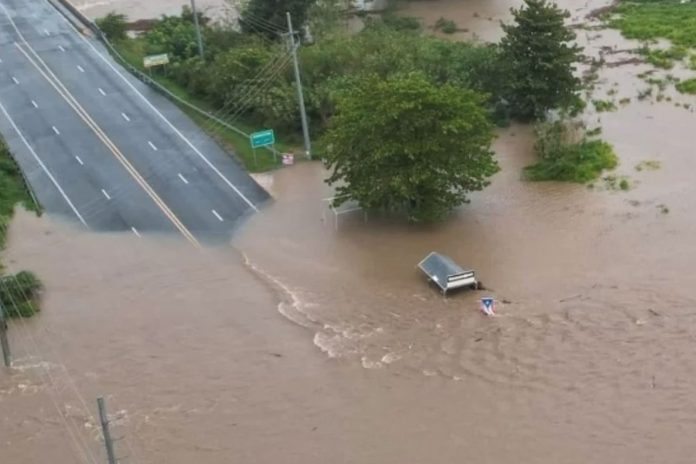 Foto: Huracán Ernesto toca tierra en Bermudas como tormenta de categoría 1 / Cortesía