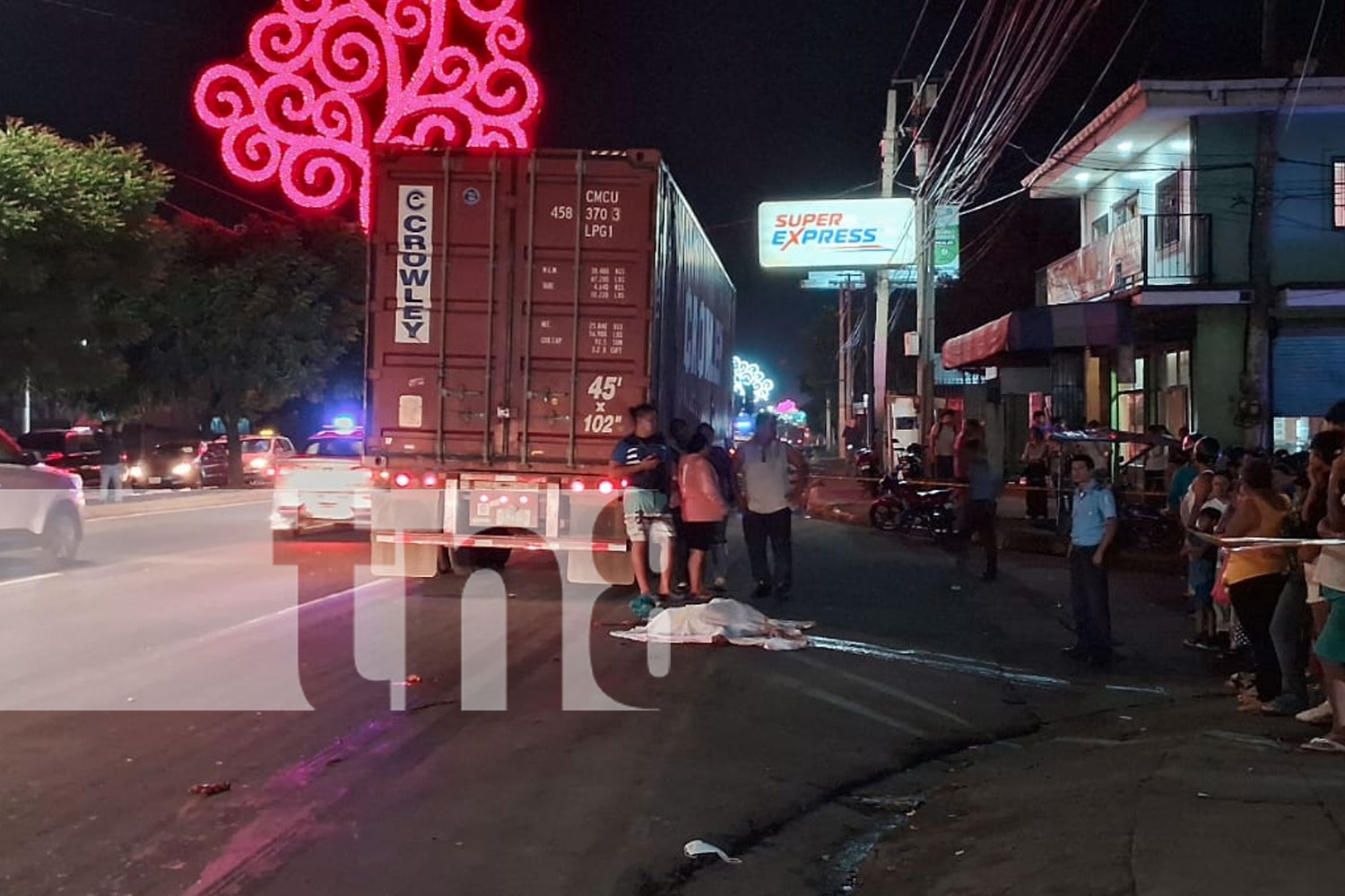 Foto: Hombre muere tras caer en la carretera y ser arrollado por un cabezal en Managua/TN8