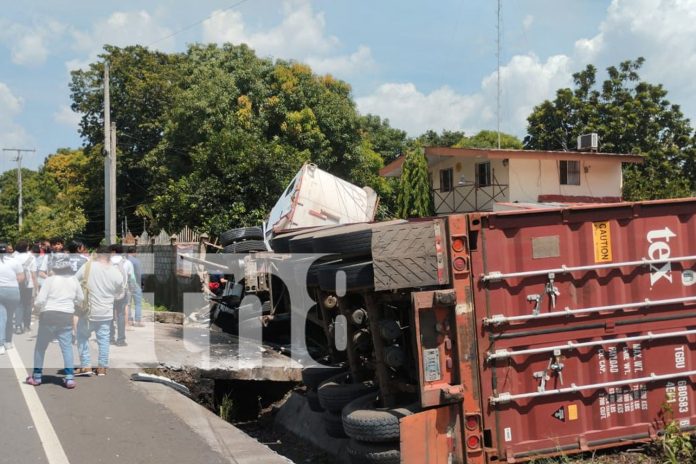 Foto: Intentar invadir carril en carretera Chinandega-Posoltega casi acaba con su vida /TN8