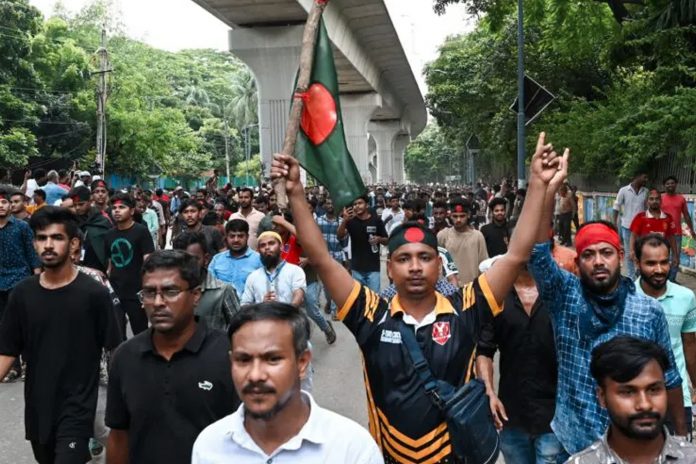 Foto: El Gobierno ha impuesto un toque de queda indefinido en la capital de Bangladés/Cortesía