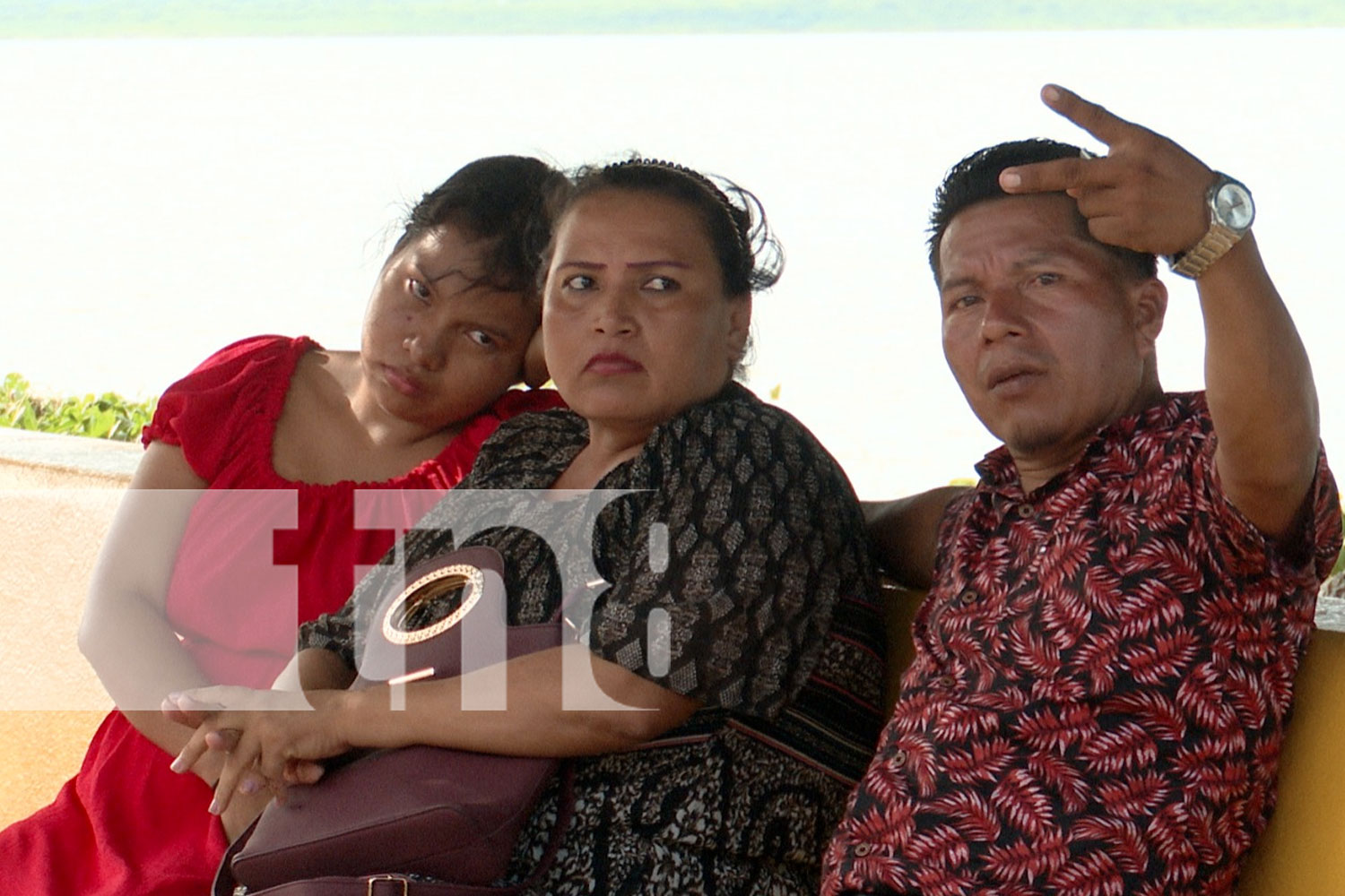 Familias disfrutan del Parque de la Alegría en el Puerto Salvador Allende, Managua