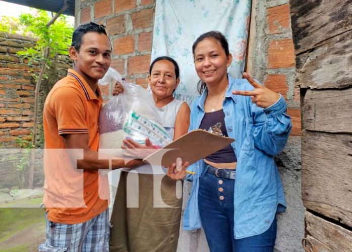 Foto: Gobierno entrega paquetes alimenticios a las familias de la Isla de Ometepe