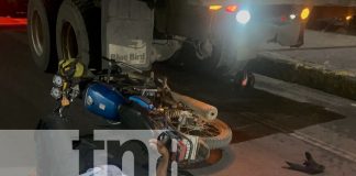 Foto: Motociclista ebrio choca contra camión estacionado en Juigalpa, Chontales/TN8