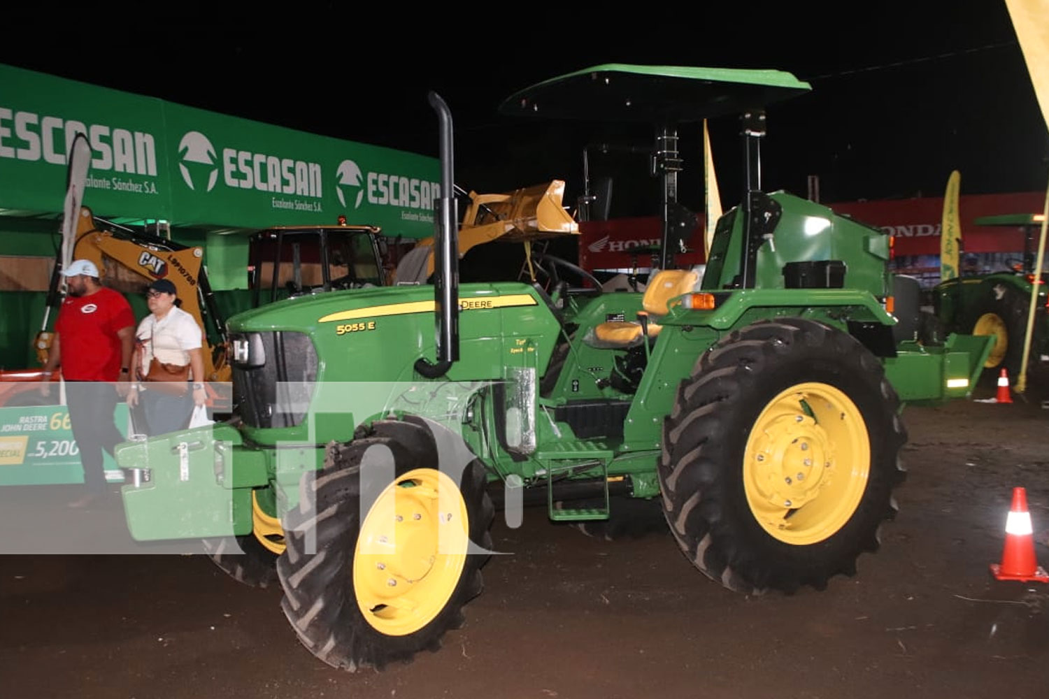 Foto: Éxito en ventas de vehículos y ganados en la feria ganadera de Managua/TN8