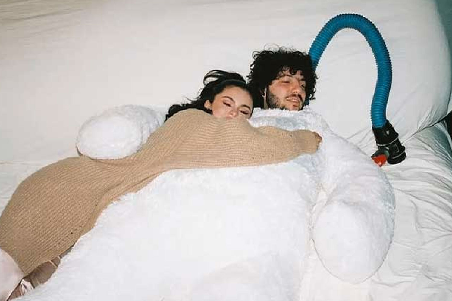 Foto: Selena Gomez aumenta especulaciones de compromiso con Benny Blanco/Cortesía