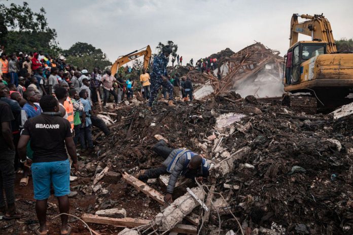 Foto: Aumenta a 18 el número de muertos por derrumbe de vertedero en Kiteezi, Uganda/ Cortesía