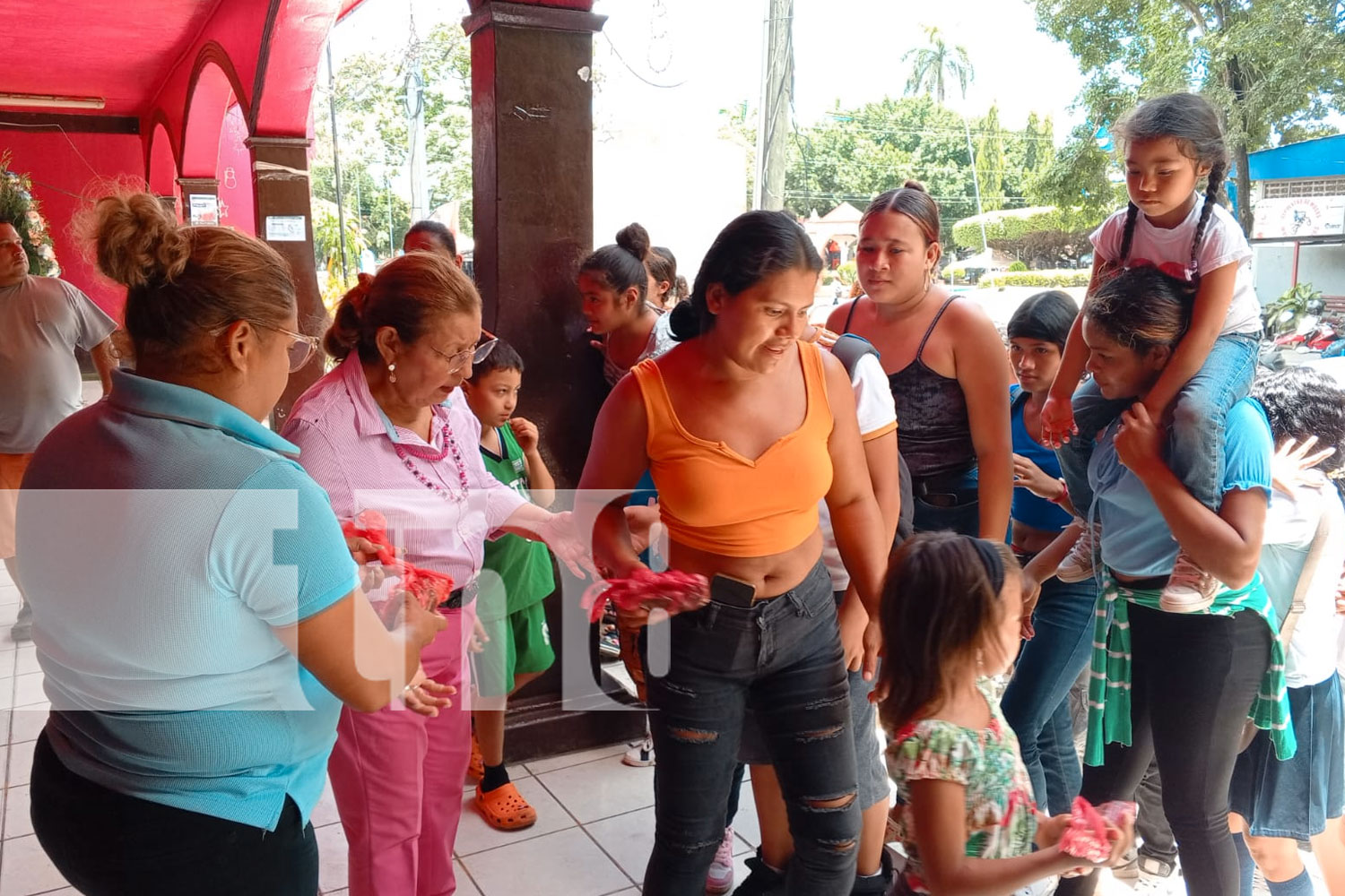 Foto: Alcaldía de Chinandega entrega más de 700 nacatamales /TN8