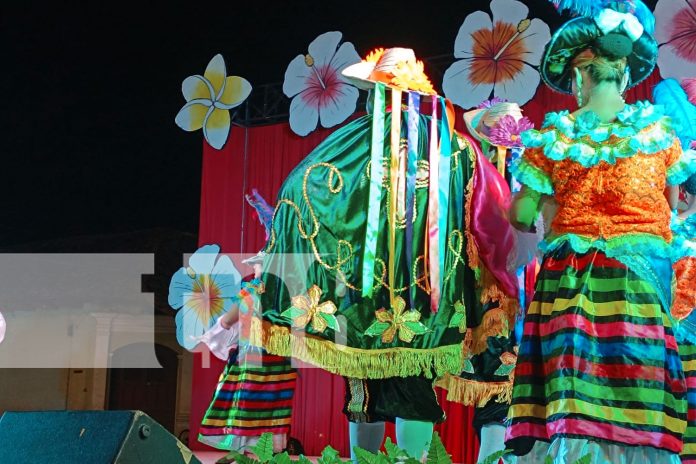 Foto: Granada brilla con la Noche Tradicional Agostina en honor a la Virgen de la Asunción/TN8