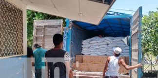 Foto: Estudiantes del Centro Primario Koskooster reciben con alegría la última entrega de merienda escolar en Ometepe