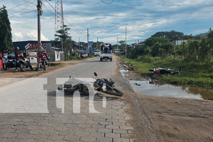 Foto: Presunta invasión de carril provoca tremendo choque de motocicletas en Jalapa/TN8