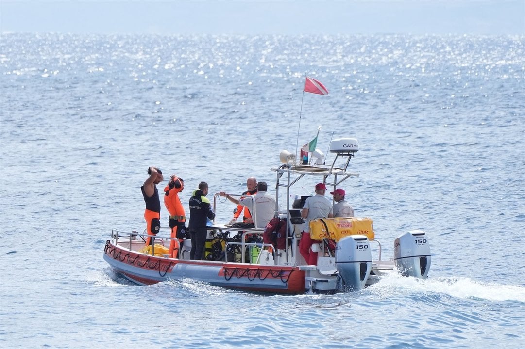 Foto: Naufragio de lujo en Sicilia: seis pasajeros aún desaparecidos