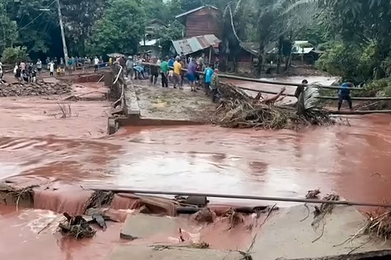 Foto: Un corrimiento de tierra deja cinco muertos en Tailandia /Cortesía