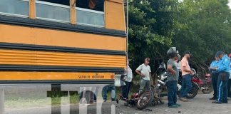 Foto: Motociclista sufre lesiones al chocar con autobús estacionado en Chontales/TN8