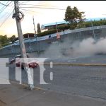 Foto: ¡El taxi volador! Conductor acelera vehículo y pone en riesgo su propia vida en Managua/ TN8