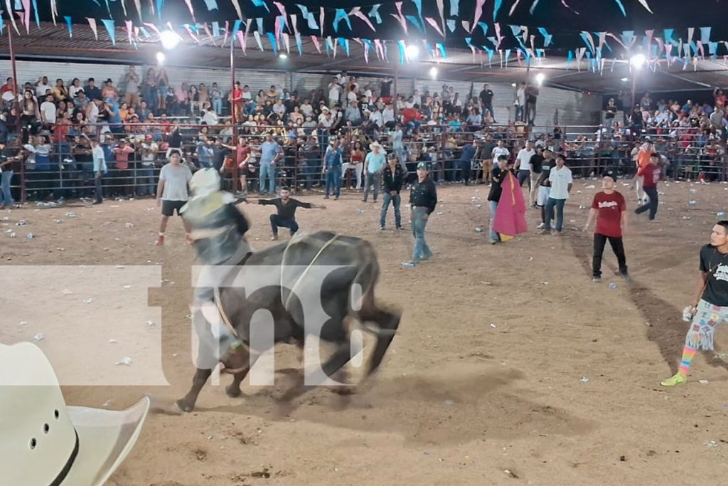 Foto: Capitalinos disfrutan de la mejor monta de toros en "La Bendición" ubicada en Tiscapa/TN8