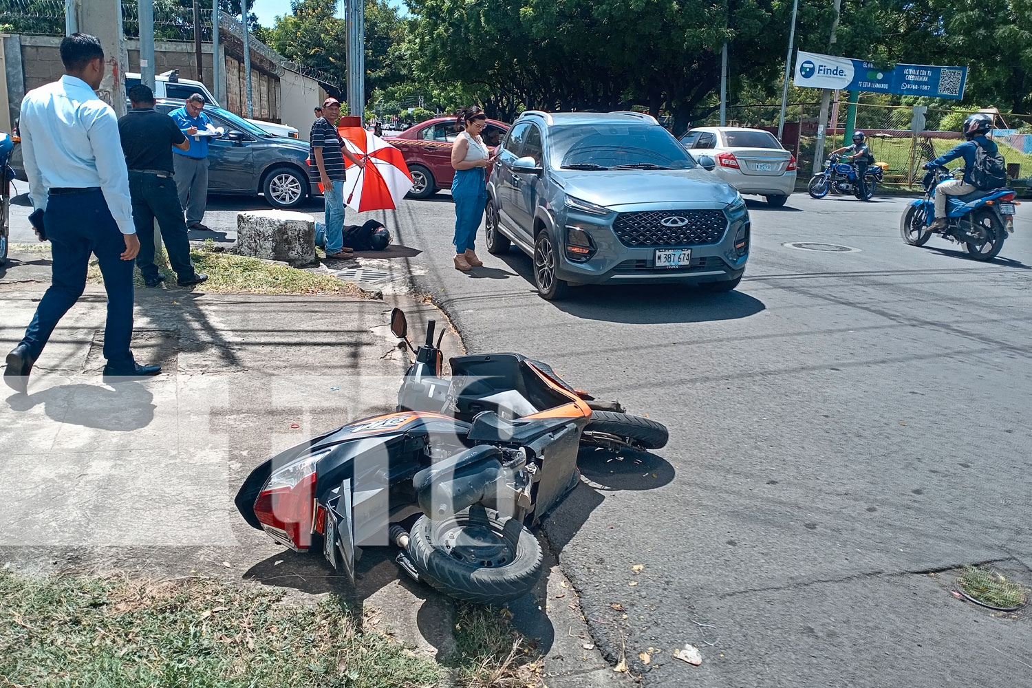 Foto: Irrespeto a señal de alto provoca triple colisión en una calle de Bolonia/ TN8