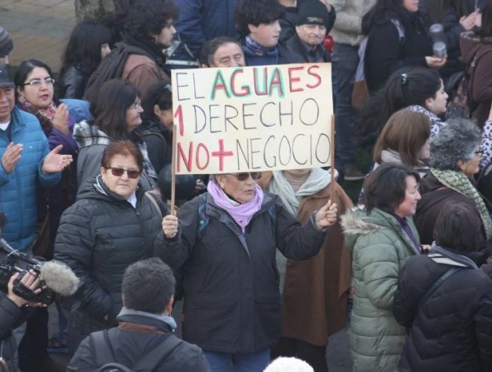 Foto: Protestas en Chile por cortes de luz y agua tras temporal/ Créditos