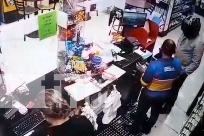 Foto: Una tienda de conveniencia fue asaltada por un hombre/TN8