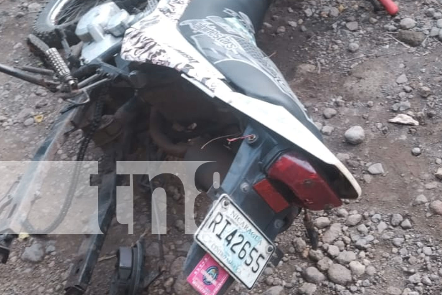 Foto: En Ometepe, esta mañana apareció tirada una motocicleta/TN8