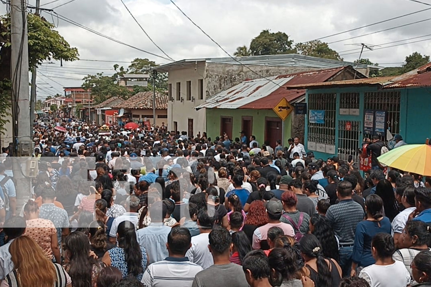 Foto: Entierro del pequeño Ollman Gaitán en Catarina, Masaya / TN8