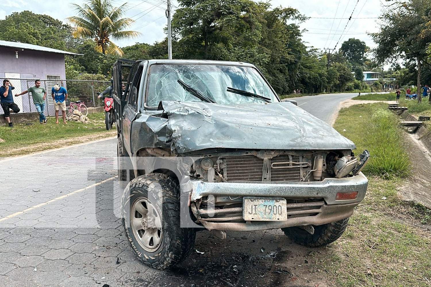 Foto: Investigan fuerte colisión entre una motocicleta y una camioneta en Nueva Segovia/TN8