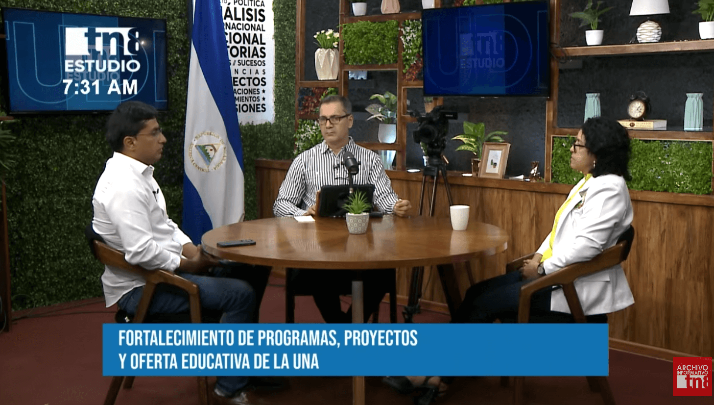 Foto: Estudio TN8 con las nuevas autoridades de la Universidad Nacional Agraria 