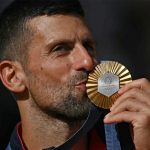 Novak Djokovic con el oro en París