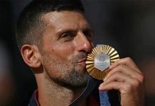 Novak Djokovic con el oro en París