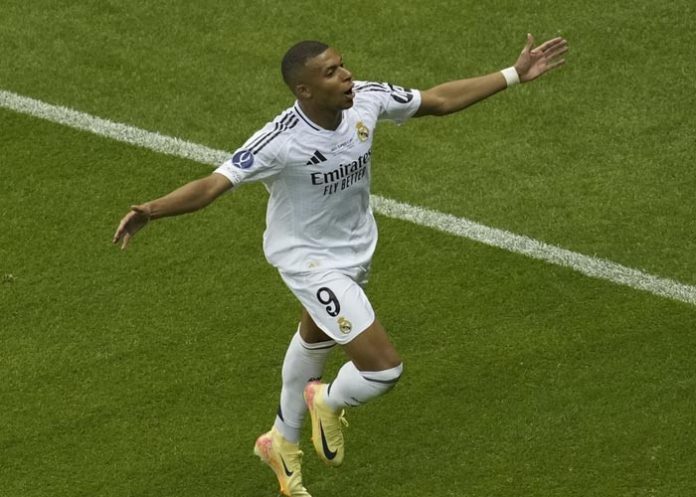 Mbappé anota gol en el primer título con Real Madrid