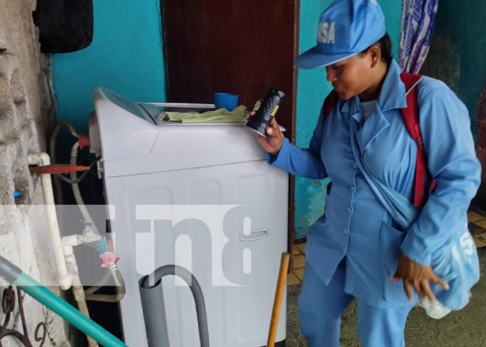 Foto: Barrio Grenada, en Managua, participan en jornada de abatización / TN8