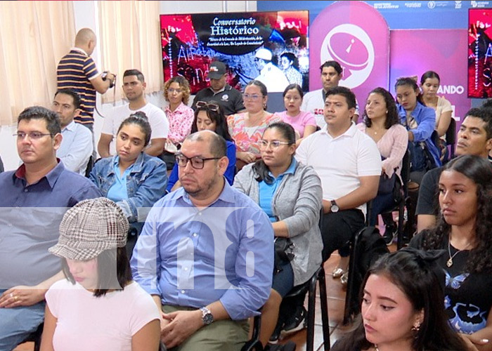 Foto: Conversatorio con jóvenes sobre la Cruzada Nacional de la Alfabetización / TN8