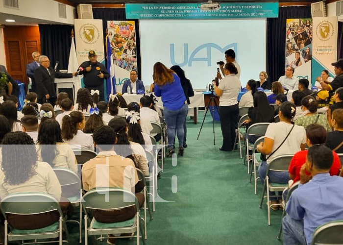 Foto: Calixto Vargas recibe reconocimiento en Nicaragua / TN8