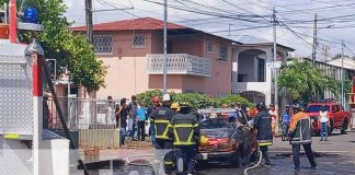 Foto: Camioneta toma fuego en una calle de Granade / TN8