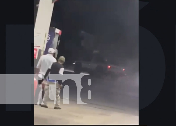 Foto: Conductor ebrio casi provoca tragedia en gasolinera de Matagalpa / TN8