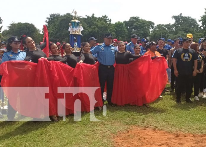 Foto: Softbol con la Policía Nacional / TN8