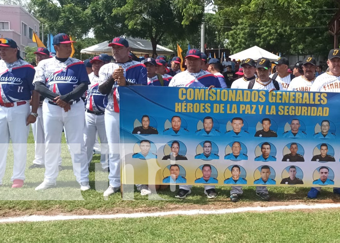 Foto: Softbol con la Policía Nacional / TN8