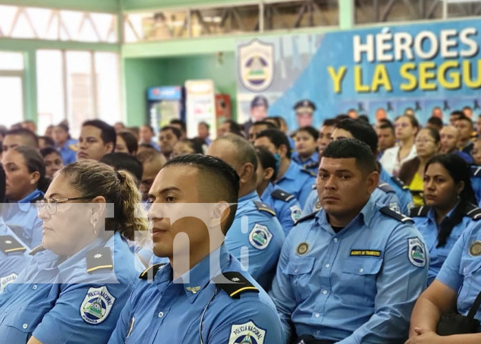 Foto: Universidad de Ciencias Policiales se refuerza con ejemplo de Tomás y Fidel / TN8