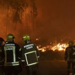 Foto: Portugal lucha contra más de 40 incendios forestales incontrolables