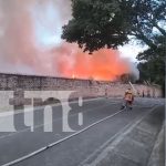 Infernal incendio reduce a cenizas una fábrica procesadora de tabaco en Estelí