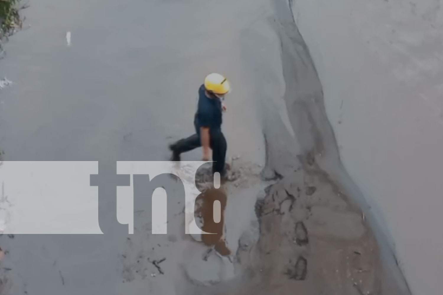 Foto: Desesperación en Chinandega: Hombre se arroja al río durante tormenta/TN8