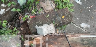 Foto: Camión derriba poste y cables del tendido eléctrico caen sobre motociclista en Juigalpa/TN8