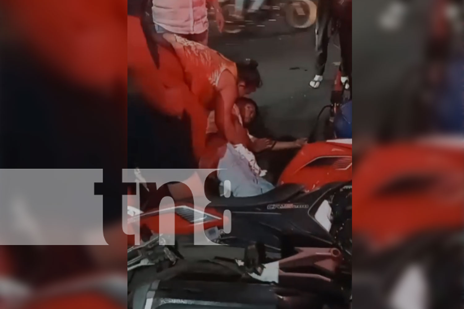 Foto: Fuerte accidente de tránsito en Carretera a Masaya deja a un motociclista lesionado/TN8