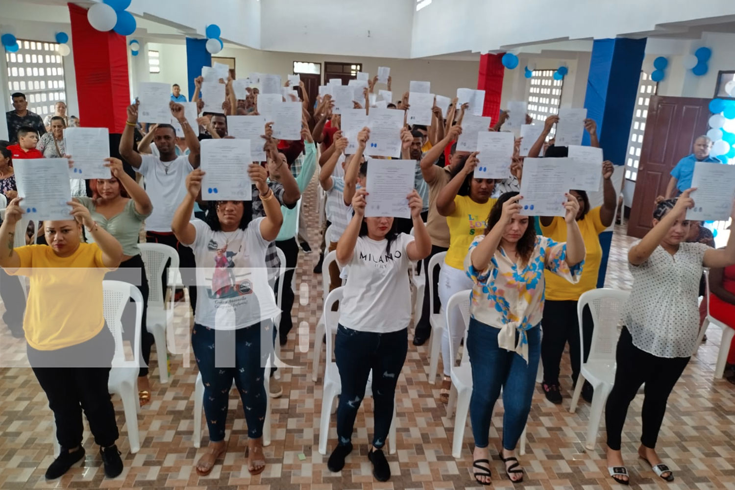 Foto: Reos celebran el retorno a casa /TN8