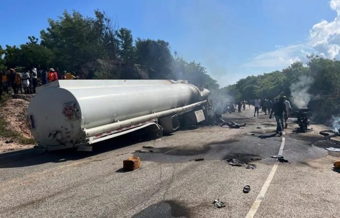 Foto: Explosión de camión cisterna en Haití deja 16 muertos y 40 heridos