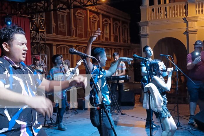 Foto: Granada despide agosto con fiesta bailable y celebración de 500 años/TN8