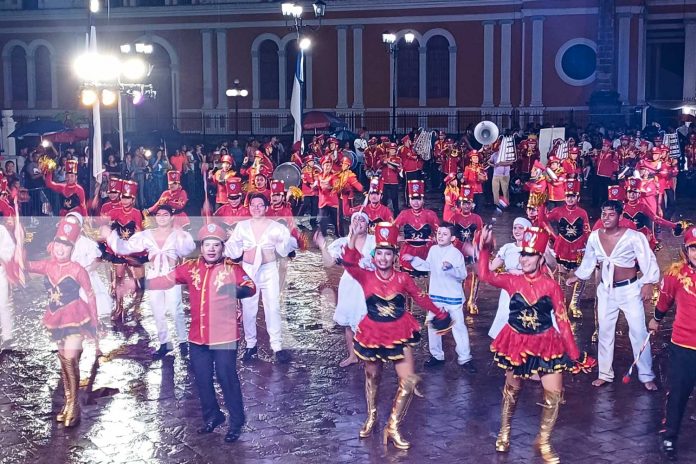 Foto: Espectacular festival de bandas rítmicas en saludo a los 500 años de Granada/TN8