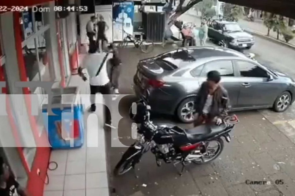 Foto: Violento enfrentamiento en El Chavalazo: dos hombres heridos en pelea con armas blancas/TN8